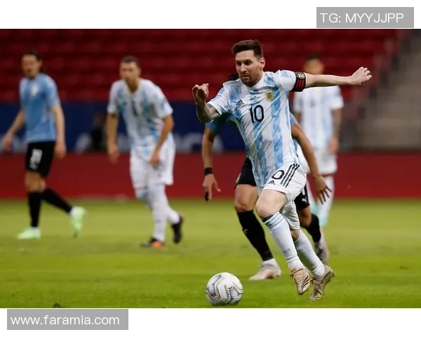 梅西足球明星海报展现无与伦比的球技与魅力，激励无数年轻球员追梦之旅